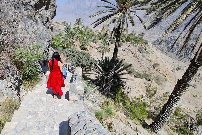 2 Days 1 Night Wakan Private Tour - Bait Al Ghasham Museum and Wadi Al Abyad