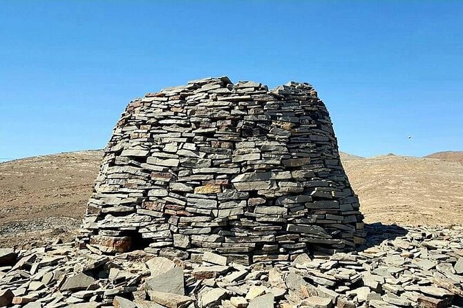 3-Days Private Tour in Oman with Pick Up - Day two: Sur, dhow building, and Wadi Bani Khalid