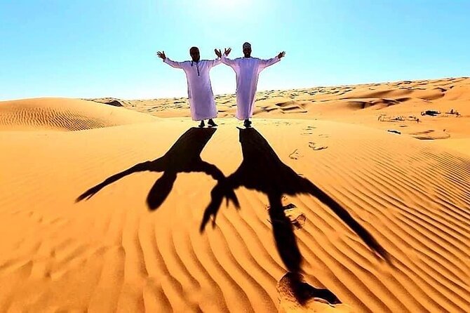 4-Days Private Jamila Sightseeing Tour - Day 2: Sur’s dhow yards and the road to Wahiba Sands