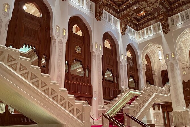 4-Hour Muscat City Tour Afternoon Till Evening - Al Alam Palace in old Muscat