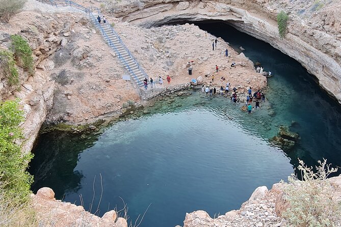 5 Days 4 Nights Oman Package Tour Mohammed - Zukait tombs and the high country of Jebel Akhdar