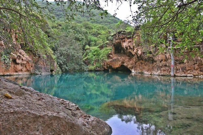 5 Days Package TOUR DINA - Day 5: The rough road through Wadi Bani Awf
