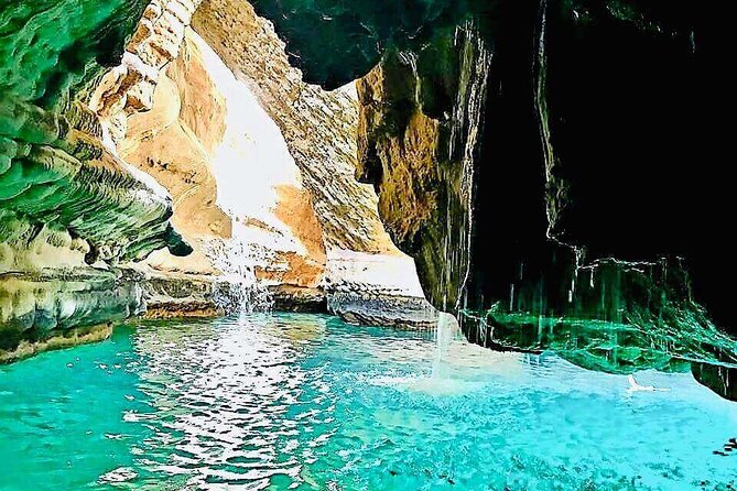 5-Days Private Oman Tour from Muscat - Day 5: Wadi Ghul and Oman’s finest historic interiors