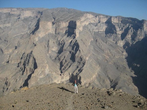 5-Days Private Oman Tour from Muscat - Day 2: Sur’s dhow builders, emerald pools, and Wahiba Sands