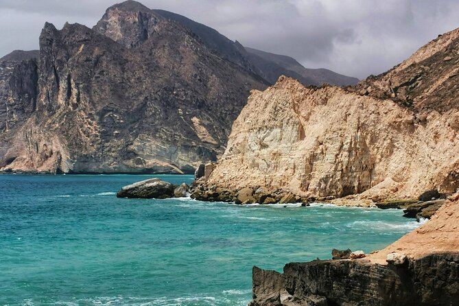 8 Hours of Salalah Best: East & West Private Tour - Wadi Darbat, Salalah’s green seasonal show