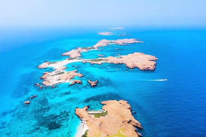 Daymaniyat island Natural Reserve and Dolphin Watching - A short cruise around the islands
