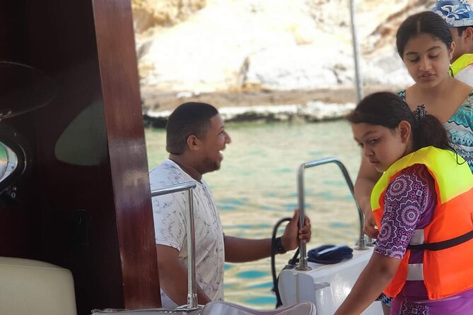 Daymaniyat Islands Snorkeling 2 different snorkeling sites and Lunch included - Lunch, Water, and What Is Actually Included