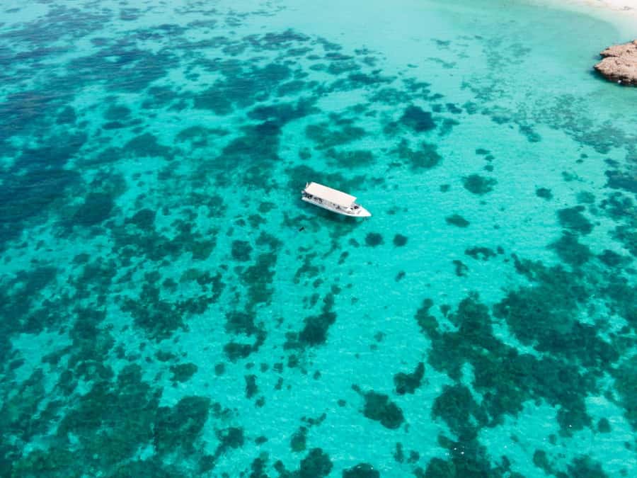Dimaniyat Islands Scuba Diving Trip - The midmorning break: simple food, useful comfort
