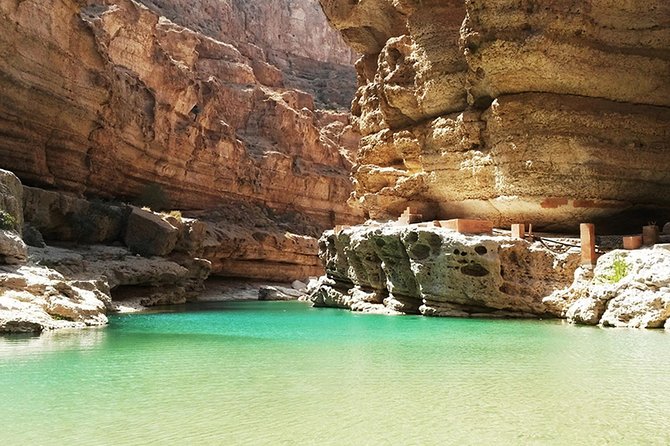 Discover the South and Wadi Shab from Muscat - Bimah Sinkhole: a dramatic stop with limited time