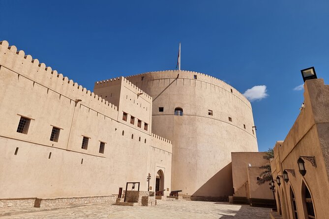 Enjoy the beauty of Fanja, Samail، Izki & Nizwa on a special trip - Why this private Oman day trip works