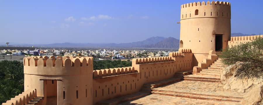 From Muscat: 4-Day Oman Highlights Tour - Day 1: Nakhl Fortress and the mountain road to Nizwa
