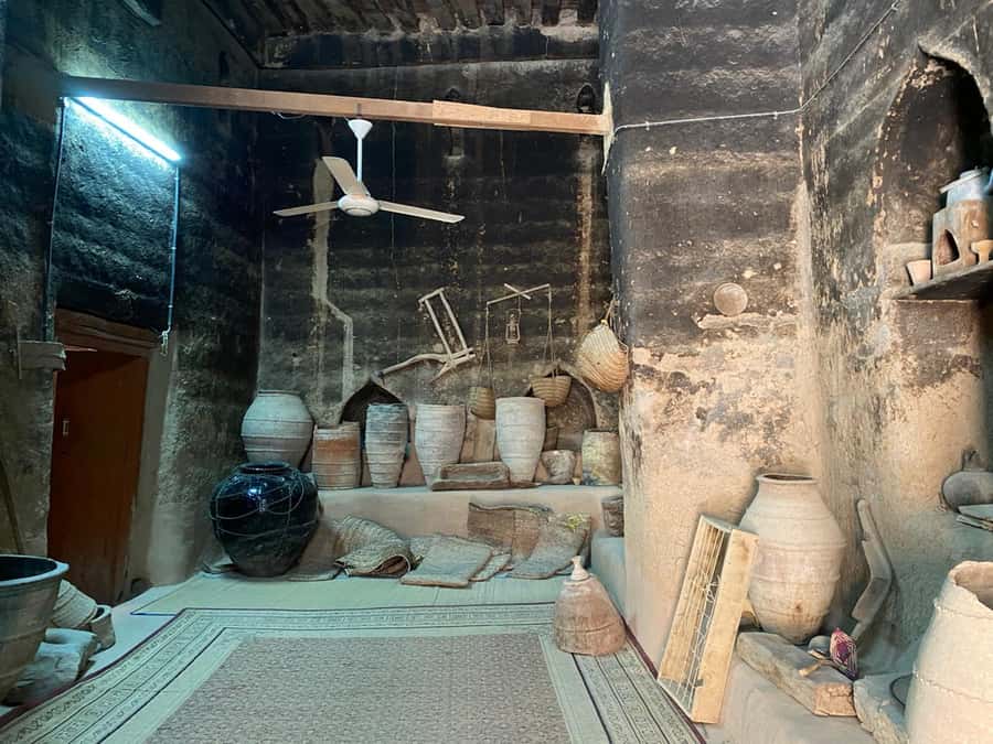From Muscat: Nizwa & Al Hamra with Jebel Shams Night Stay - Climbing toward Jebel Shams