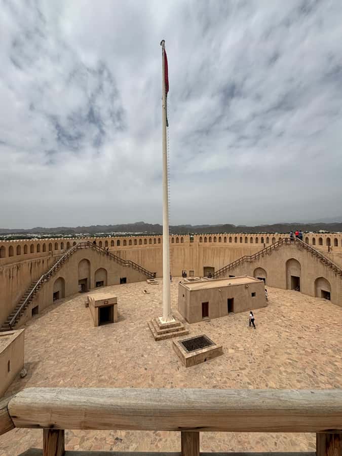 From Muscat: Nizwa and Jebel Shams Day Trip - Lunch with local Omani flavors