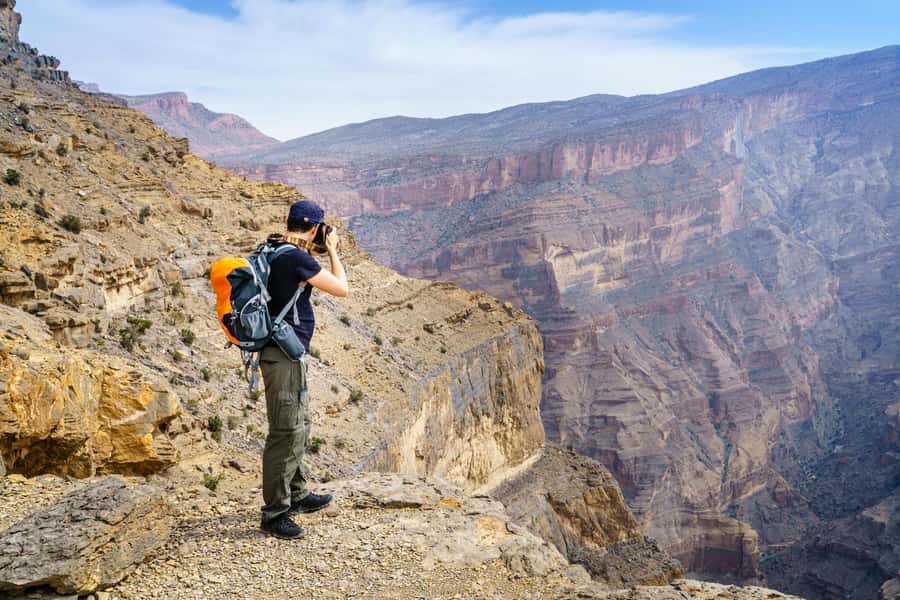 From Muscat: Nizwa and Jebel Shams Day Trip - The Grand Canyon of Oman viewpoint