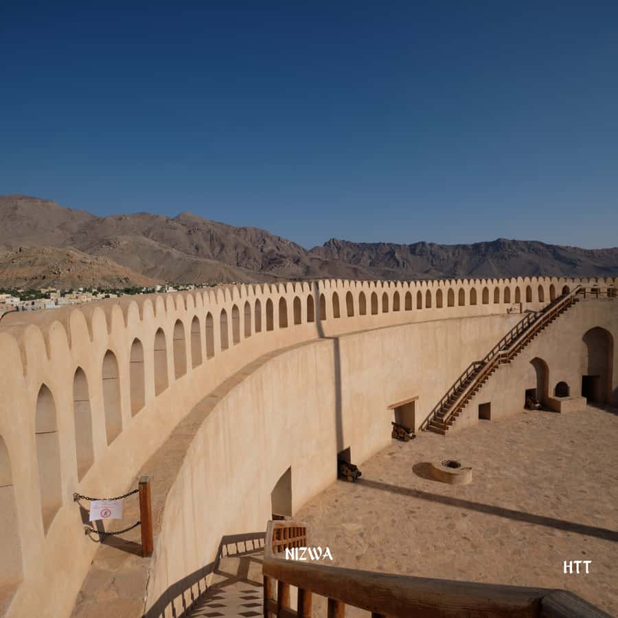 From Muscat: Nizwa Day Trip with Grand Canyon - Inside Nizwa’s Round Tower Fort