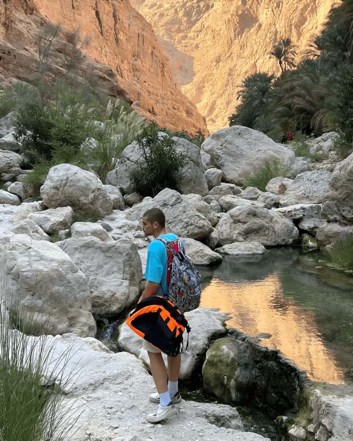 From Muscat: Wadi Shab & Bimmah Sinkhole Full-Day Tour - Swimming through Wadi Shab’s blue pools