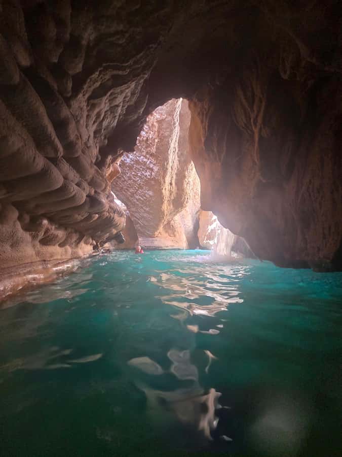 From Muscat: Wadi Shab Expedition - Swimming through the pools to the cave