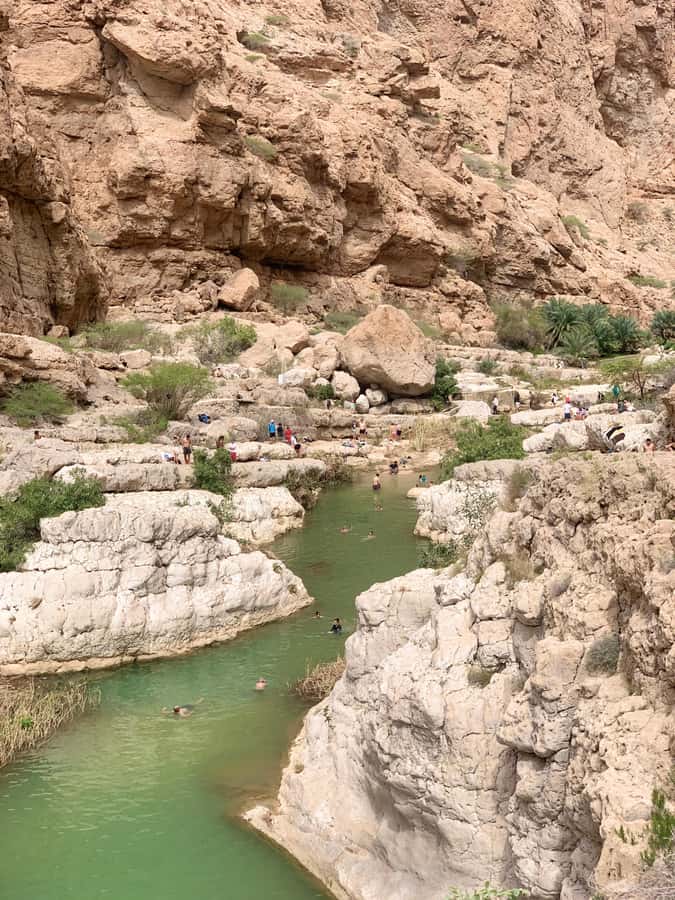 From Muscat: Wadi Shab & Sinkhole Private Tour & Free Lunch - Lunch with local flavor