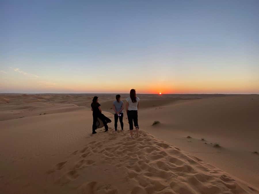 From Muscat: Wahiba Sands Sunset with Desert Camp Dinner - Dinner under the desert sky