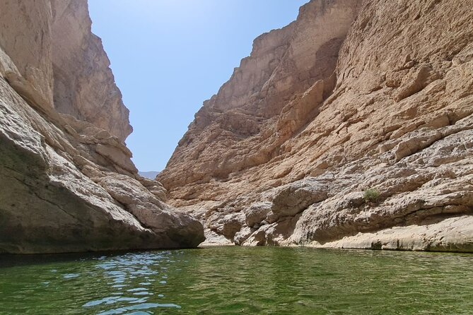 Full-Day Bimmah Sinkhole and Wadi Al Arbeieen Tour - What the private 4WD arrangement means