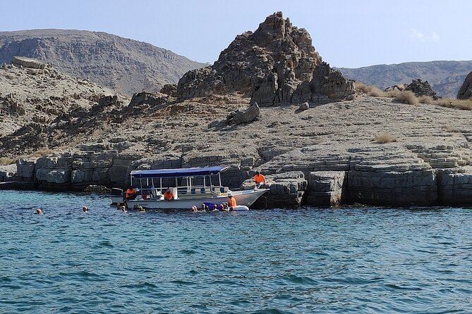Full day Dhow: Khasab, Musandam: Dolphins, Snorkeling & Fjords - Meeting in Khasab and settling aboard