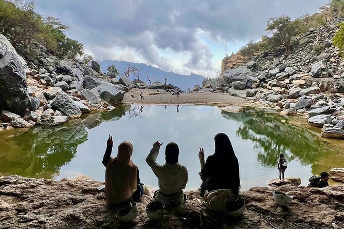 Full Day Guided Tour to Balcony Walk and Hidden Lake With Pickup Included - The old village of Sab Bani Khamis