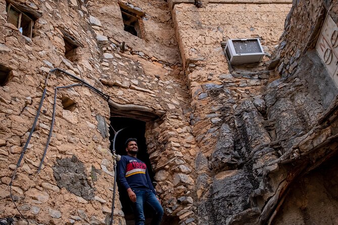 Full-day private tour- Nizwa and Jabal Akhdar - What the private guide adds