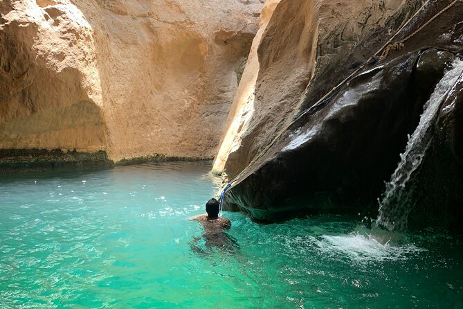 Full Day Private Tour to Wadi Shab and Bimmah Sinkhole - A private day from Muscat, from 8:00 to 17:00