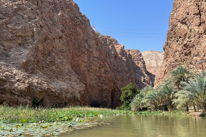 Full Day Private Tour to Wadi Shab and Bimmah Sinkhole - What is included, and what the $140 price means