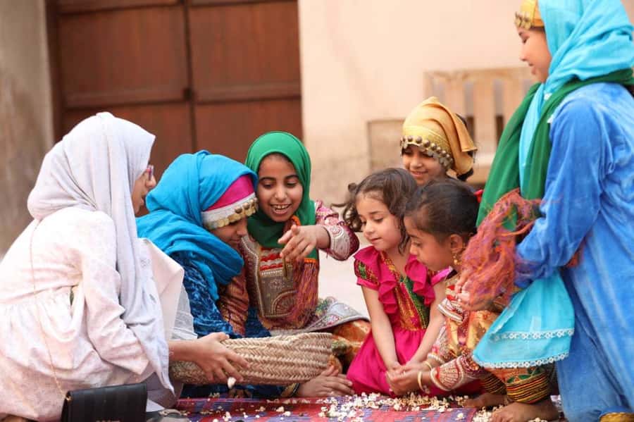 Full-Day Tour in Oman: Enchanting Forts of Nizwa and Jabreen - Guide quality and the small-group setup