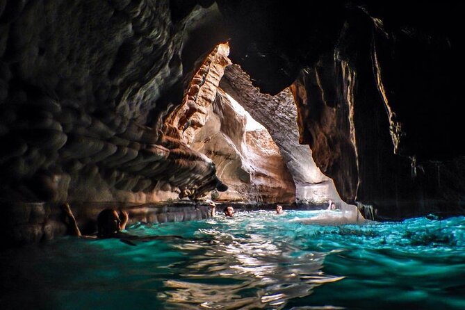 Full Day Wadi Shab And Bimah Sinkhole with Pick Up Included - What the $185 price really covers