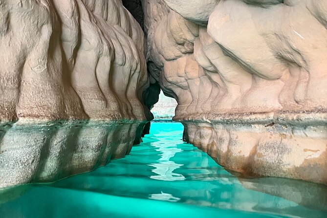 Full-Day Wadi Shab and Bimmah Sinkhole Tour - What the small group changes