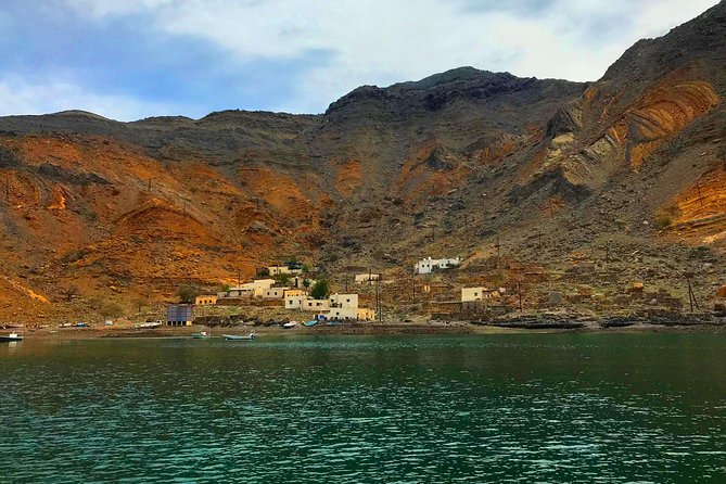 Half Day Dhow cruise to Telegraph Island (Shore excursions) - Food, refreshments, and the small-group feel