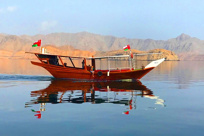 Half Day Dhow cruise to Telegraph Island (Shore excursions) - The 9:30 am start and first stretch by dhow
