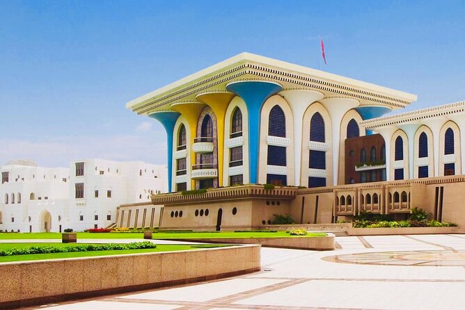 Half-Day Private Muscat City Tour - Top Landmarks in Just 4 Hours - Al Alam Palace and the formal heart of Old Muscat