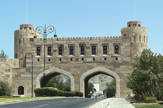 Half-Day Private Tour in Muscat City Oman - How the private vehicle affects the experience