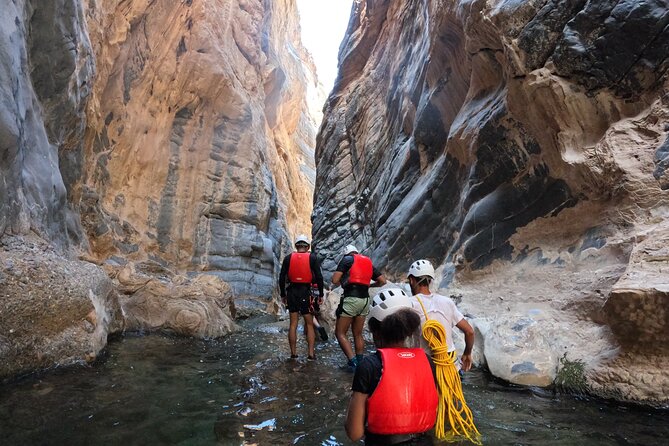 Half Day - Snake Canyon Adventure Tour in Jebel Shams - Entering Snake Canyon near Bald Sayt