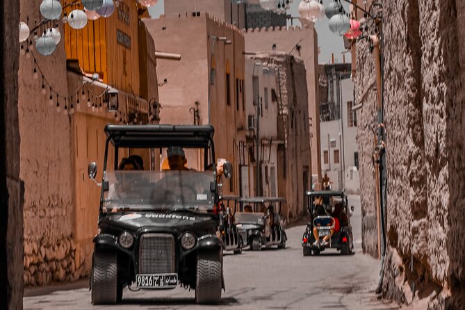 Heritage private Tour by classic carts - The 400-year-old Al Aqr Wall