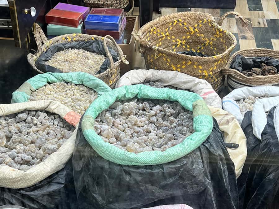 Historical Salalah City Tour with Culture, Food & Shopping - Guides, languages, and group feel