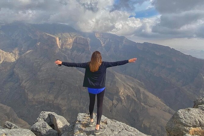 Jabal Shams Food Tour - Looking into the Grand Canyon of Oman