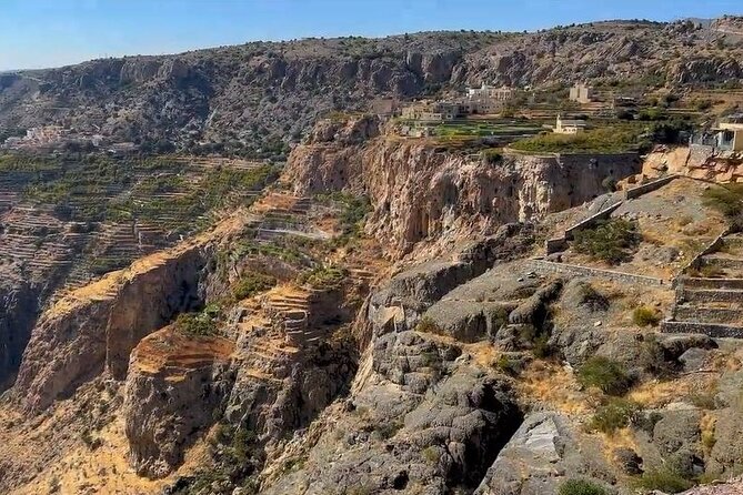 Jebel Akhdar Al Suwjara - Birkat Al Mouz Ruins - Private Full Day Tour - The Cliff Guest House and Al Suwjara’s new life