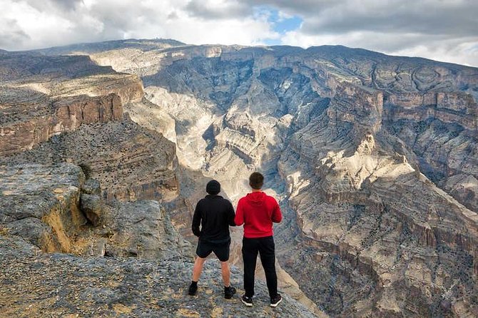 Jebel Shams, Balcony Walk & Al Hamra Village - Who should book this experience?