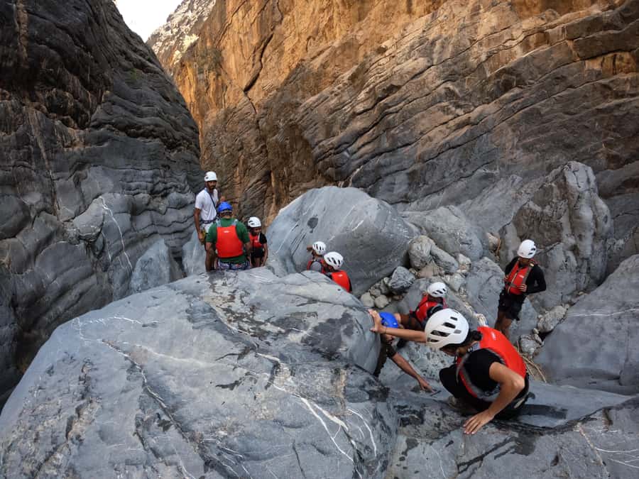 Jebel Shams: Full Day Adventure Tour through Snake Canyon - The local touch after the canyon