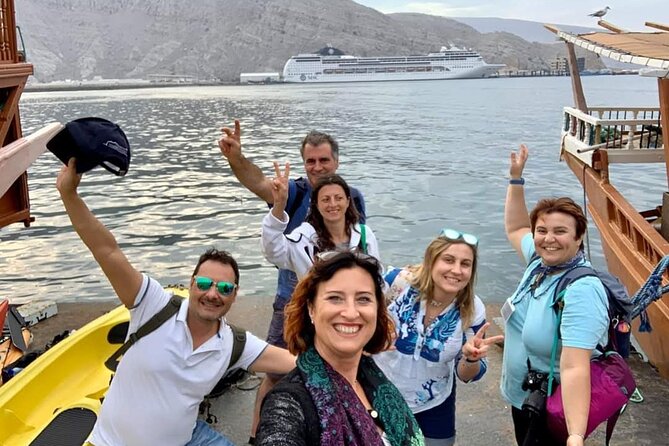 Khasab Dhow cruise-Half day with summing, dolphin watching - Boat comfort and group size
