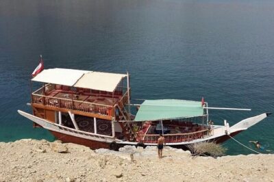 Khasab Dhow Cruise To Musandam Fjords With Lunch Onboard