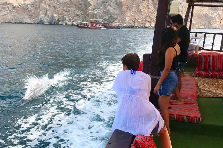 Khasab: Dolphin Watching Day Tour with Snorkeling & Lunch - Service, guides, and the feel on board