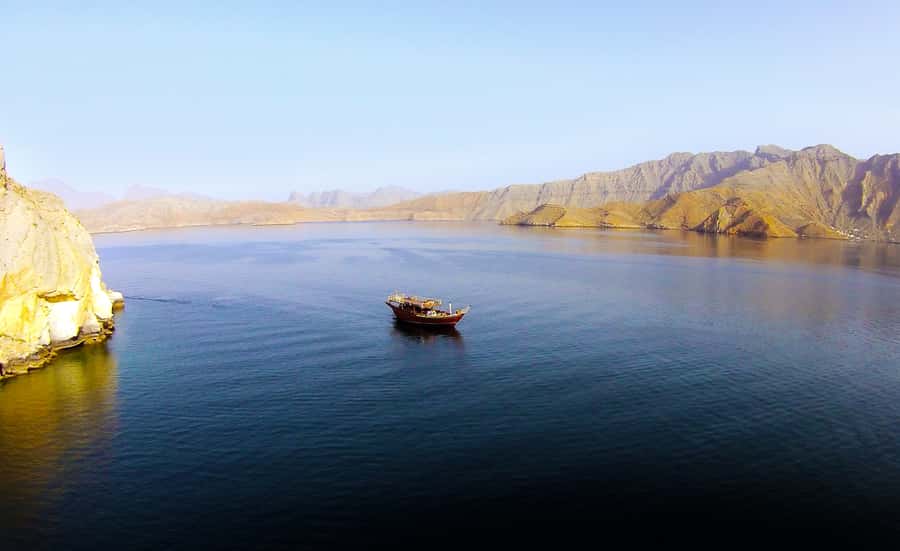 Khasab: Half-Day Dhow Cruise with Dolphin Watching - Getting to the dhow from Khasab