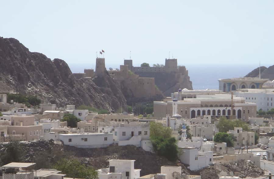 Majestic Canyon & Nizwa Cultural Journey from Muscat - Wadi Ghul and the Road to Jebel Shams