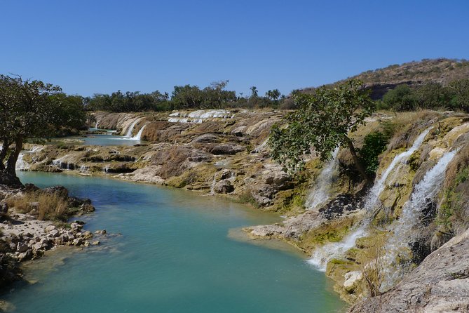 Mountain Tour - Darbat falls, Jebel Samhan, sinkholes, baobabs - Tayq Sinkhole: a huge opening in the mountains