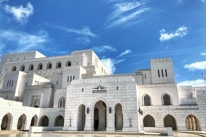 Muscat: City Highlights Experience with Transfer - The Sultan Qaboos Grand Mosque, Muscat’s essential stop